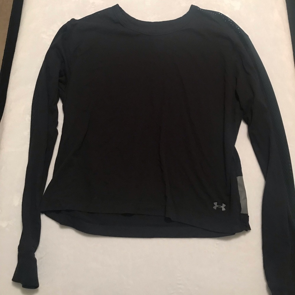Woman’s Under Armour black long sleeve M
